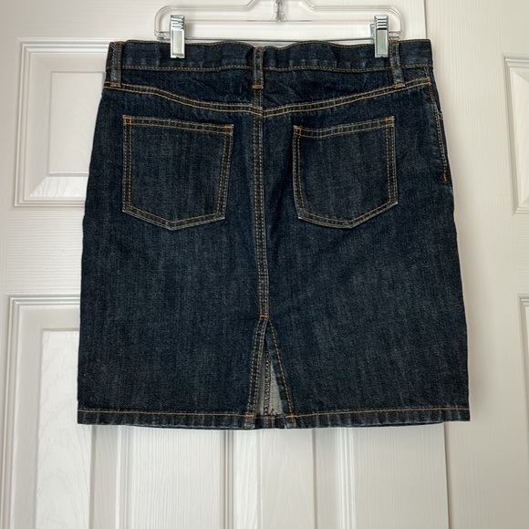 Women’s Skirt - Picture 3 of 4